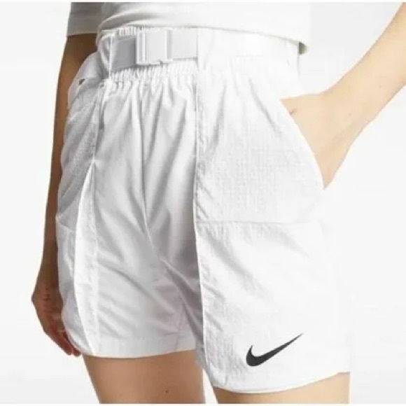 Nike Women’s Sportswear Swoosh Belted Woven Short - Picture 1 of 5